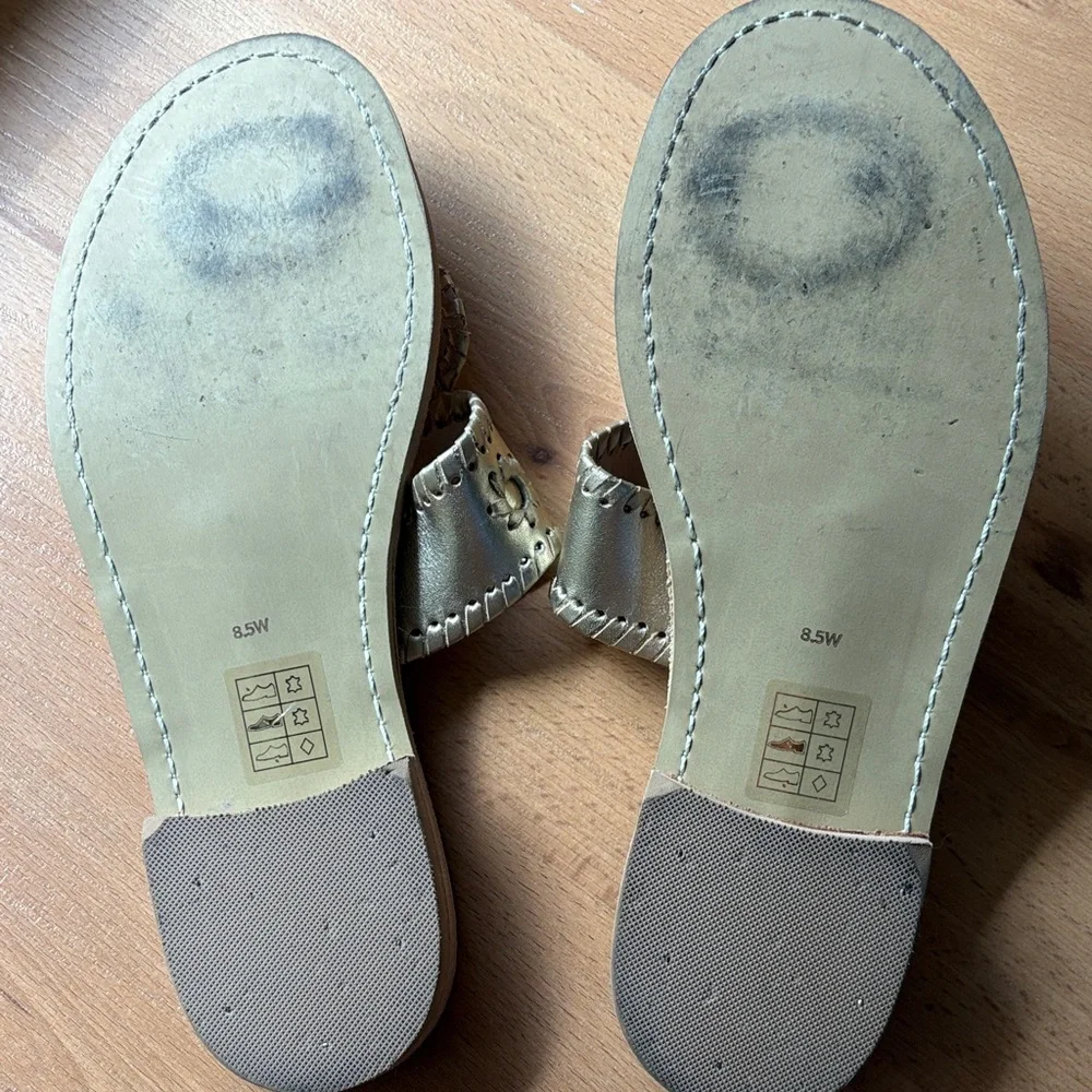 Jack Rogers Metallic Gold Thong Sandals 8.5 Wide - Picture 3 of 3